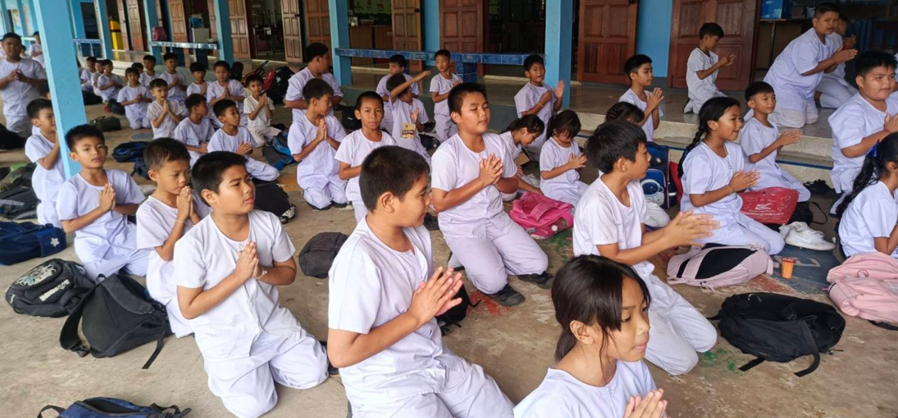 กิจกรรมแต่งกายชุดขาว ช่วง “เข้าพรรษา”
