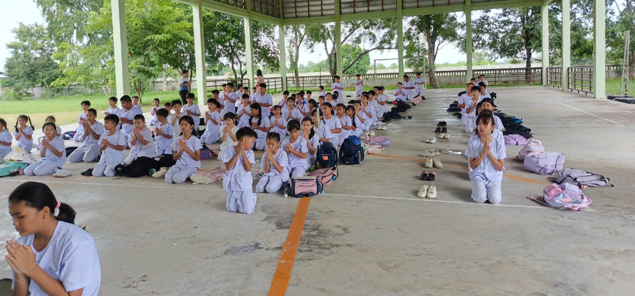 กิจกรรมแต่งกายชุดขาว ช่วง “เข้าพรรษา”